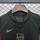 KIT INFANTIL DO BARCELONA 25/26 PRETO